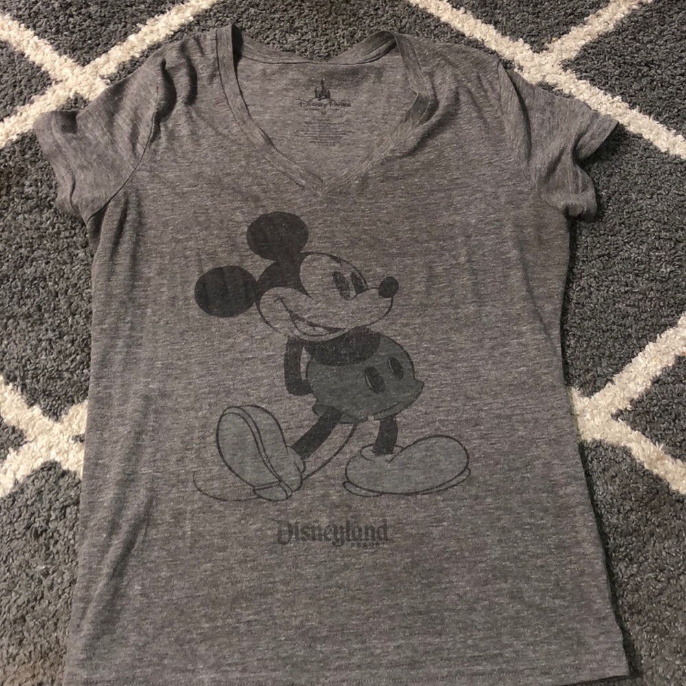 Disney park Mickey v neck